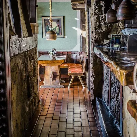 Taverna & Wine Jeruzalem בית הארחה
