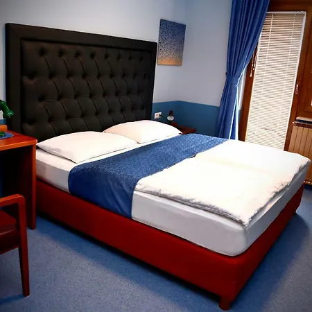 Maison d'hôtes Taverna & Wine Jeruzalem 3*